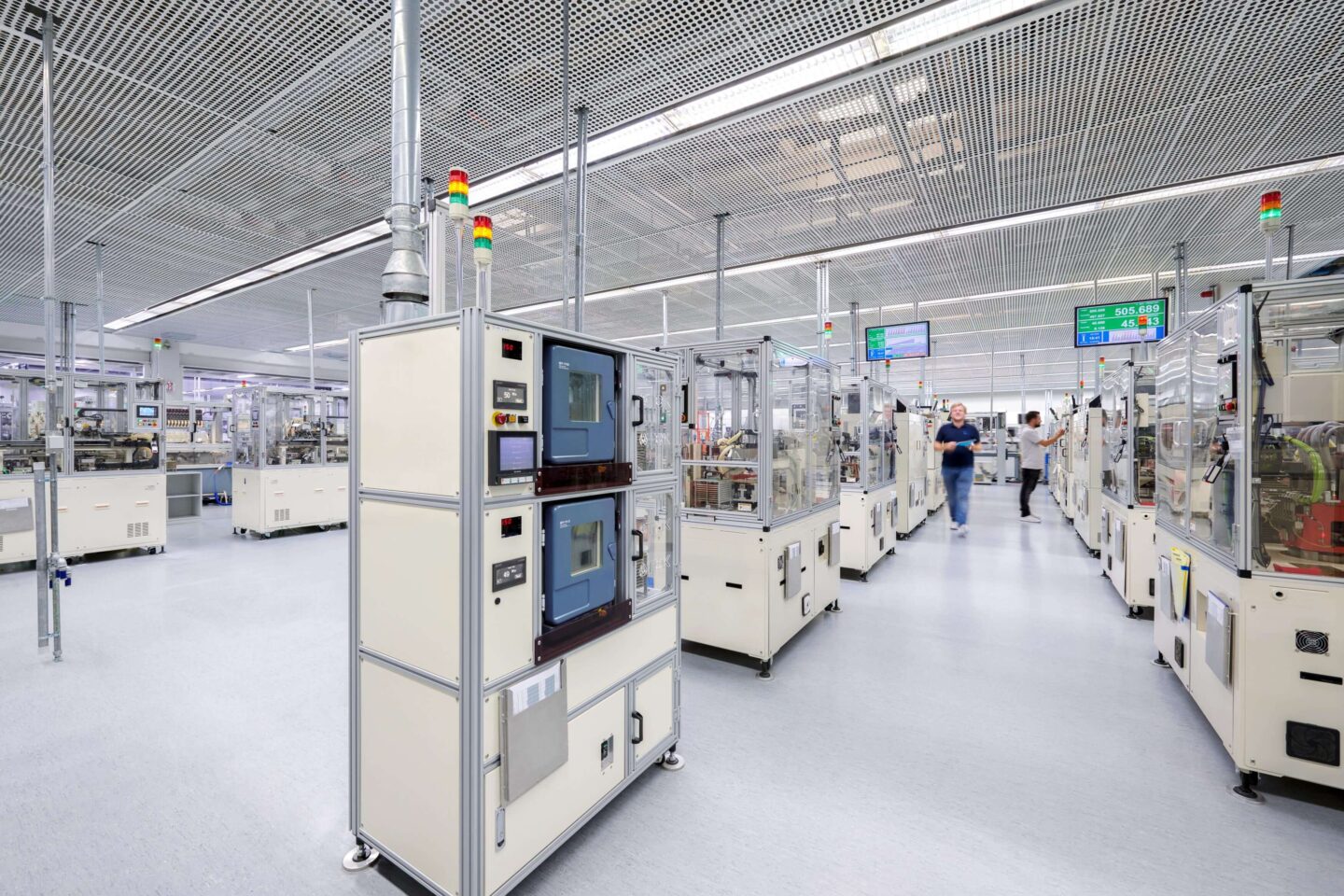 Produktionshalle von TDK