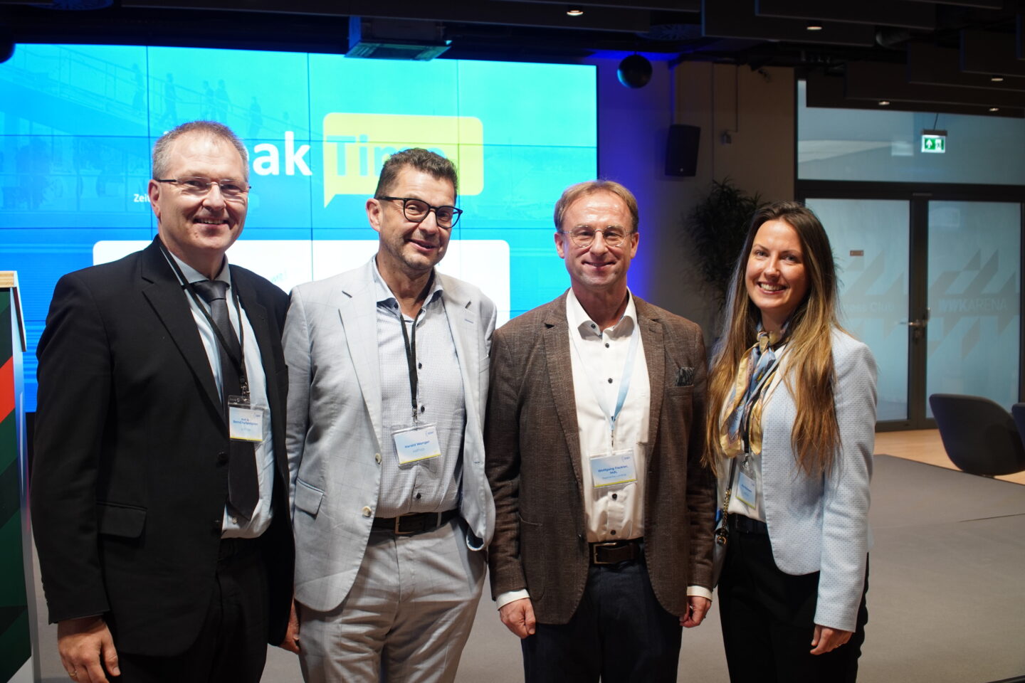 Geschäftsführung und Wolfgang Fackler, MdL, beim OSY 2025 in der WWK Arena